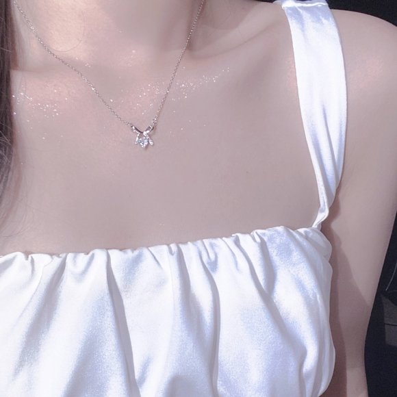 Bow Zircon Necklace - Picture 4 of 16